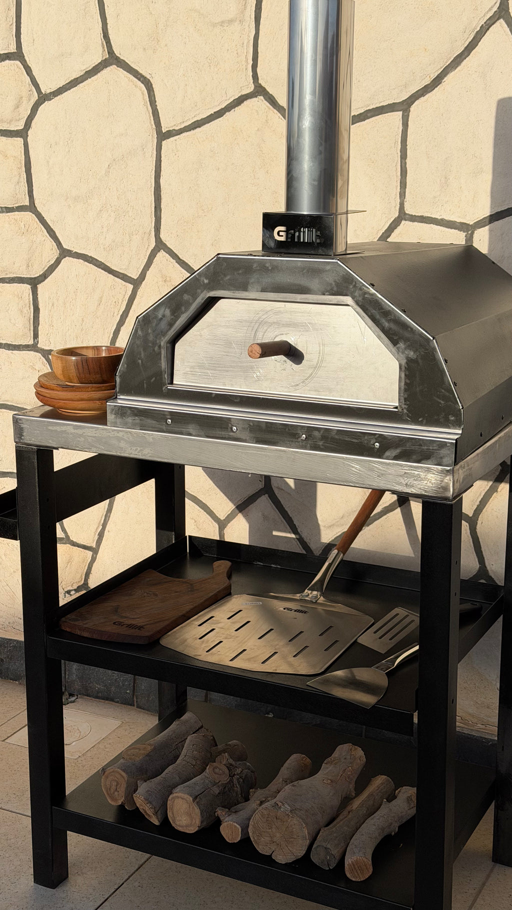 Grillit stainless steel wood fired pizza oven reaching 400C high heat